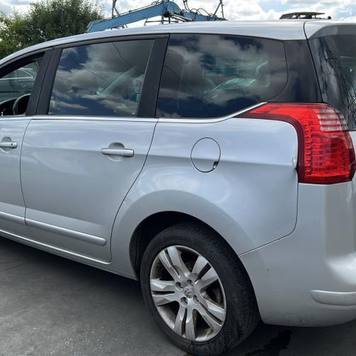 Vehicule-PEUGEOT-5008%25201%2520PHASE%25201-2011-e3790a296d67a3213d3d1348d83c3d56655f4fafe45b8e378d80fa5082b81342_m.jpg