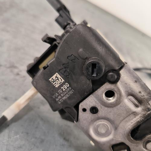 109885593-680ee7da-c262-4f28-8208-99e110da3dc4-Piece-Fermeture-centralisee-avant-droit-9800623080-PEUGEOT-5008-1-PHASE-1-dc5928b62d6951951729c4dcb177c0489bf0107b308932fd6caee581ca334763_m.jpg