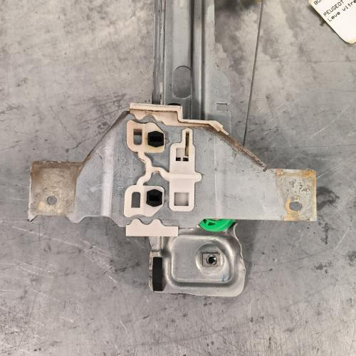 109885598-5b5dc3b7-3496-4ef3-a6b8-ad285e56bba7-Piece-Leve-vitre-electrique-avant-droit-9682808880-PEUGEOT-5008-1-PHASE-1-6cc6c1da4c7a35e27d26b455b263b383a576931fd90a3a82b029c6f3ecf69e6a_m.jpg
