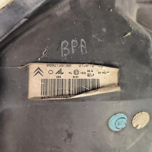 109892235-fea96bc6-738e-4ec1-a482-7370d8ab8b57-Piece-Optique-avant-principal-droit-feuxphare-0000620670-CITROEN-C2-PHASE-1-db6341e85bc1fd2fb7a5dee267bdc9a9ab5f0fef2d6c52a1a5faaa021a60e349_m.jpg