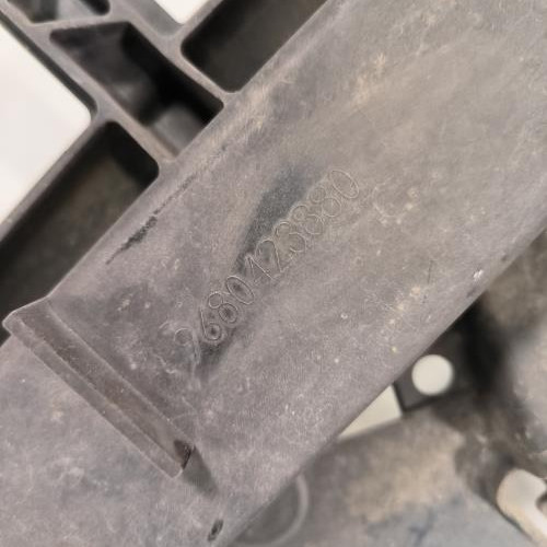 109892471-920e1259-5f62-48cb-a0ac-37c617b0e5c6-Piece-Armature-avant-Masque-avant-00007104GX-CITROEN-C2-PHASE-1-699c2ccda587b1e7a626176090888dc7cfb7de04b4b1a6079742ba254354a351_m.jpg