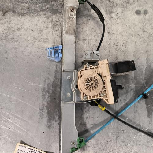 109892485-9732ae12-f3d8-426b-a2e0-3fa0da5f3183-Piece-Leve-vitre-electrique-avant-gauche-00009221X3-CITROEN-C2-PHASE-1-64cb265952653d0fb753b994d81b6b30d8e693e4679caa4f70b8b852cf9f17d1_m.jpg