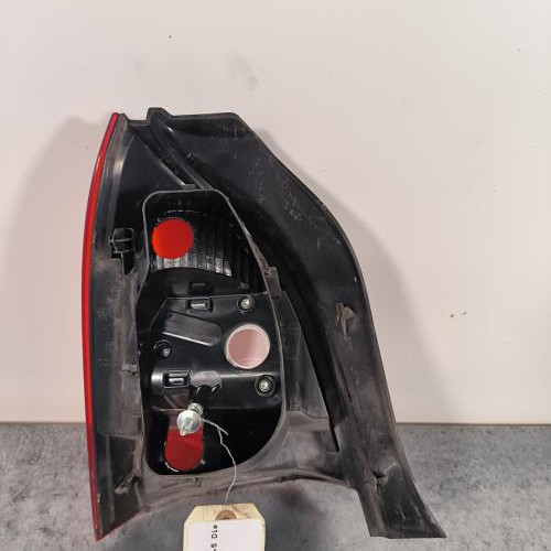 110011037-217720f6-b64c-4ce2-b6c5-40e44752fdfd-Piece-Feu-arriere-principal-droit-feux-8201523617-RENAULT-TWINGO-2-PHASE-2-793727959664719bc4767264d5d6c96457a8c6bf0fa34e8e6cefc25c2ef08185_m.jpg