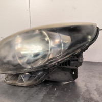 110011046-d7241dde-02d8-4a20-b333-bff124aa213c-Piece-Optique-avant-principal-gauche-feuxphare-260602496R-RENAULT-TWINGO-2-PHASE-2-7a56308654f19a7bad9401ab076882b8a275872a13accb5a0158fe3b87f3d6c7_m.jpg