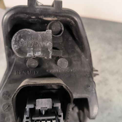 110011050-9a4bfc68-98e4-4ded-b330-85f2444e2061-Piece-Platine-feu-arriere-droit-RENAULT-TWINGO-2-PHASE-2-7e274a3b25d6ddb4fa2fcd8295c1dd3d9a6c64ddbbaab72c6bd595e7c049e167_m.jpg