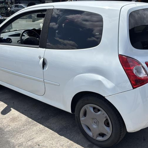 Vehicule-RENAULT-TWINGO%25202%2520PHASE%25202-2013-34b8dc6756800a72388302f66a26571809a6b6ae801a3a2eda0a2ab4a09d36c0_m.jpg