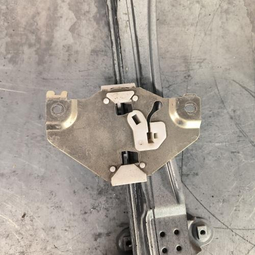 110011780-a168036e-f4af-4ed0-b74c-7bee9bfa8ddf-Piece-Leve-vitre-electrique-avant-droit-8200384741-RENAULT-TWINGO-2-PHASE-2-838598aeee17e14a9890e7fcae72fbd3e31040d4b8ee735239ec6c3f039fb8d8_m.jpg