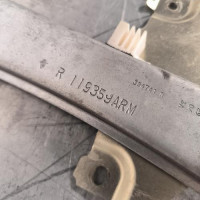 110011780-98fb3445-7a77-4fd7-aca2-801825c6505d-Piece-Leve-vitre-electrique-avant-droit-8200384741-RENAULT-TWINGO-2-PHASE-2-796ff0da936d7bc8487647d44830f583c8a8cc7f4d3923182552321fcac1bf7d_m.jpg