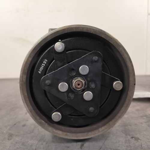 110012257-c4cc3718-5980-4163-a225-93c0399c9187-Piece-Compresseur-clim-8200953359-RENAULT-TWINGO-2-PHASE-2-c14b4163de5786fc5f118f87791dd21de88250ab34b5e690544b88897ef82c26_m.jpg