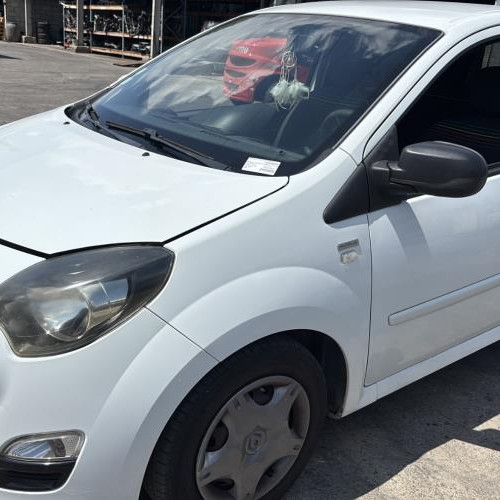 Vehicule-RENAULT-TWINGO%25202%2520PHASE%25202-2013-fcdf2774f9e9ea54d224cf10c43a4a56cb17a2b99c6a2d8720b2e4c8cab75560_m.jpg