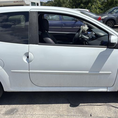 Vehicule-RENAULT-TWINGO%25202%2520PHASE%25202-2013-bb83aed4b6ad2be7752bc4818004e908c8b62c6b411a1b3814778a06ebd15dd5_m.jpg