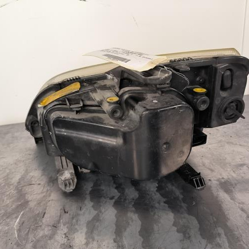 Vehicule-FORD-C-MAX%25201%2520PHASE%25201-2006-84a3fa15f218563c54af2bf701a4a35276b3a1729aa94850670562166f45cac3_m.jpg
