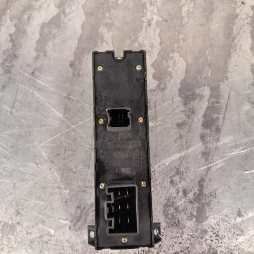 Vehicule-FORD-C-MAX%25201%2520PHASE%25201-2006-4bb2bc1add6e306711799a3944027871276522317418949b6ecbe2a96680f94a_m.jpg