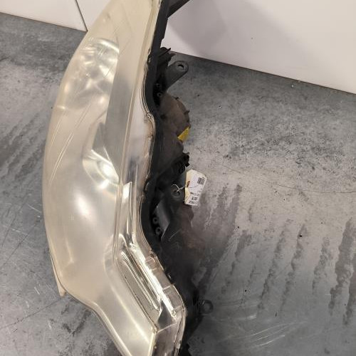 110268178-74731aac-0bdb-43e3-a8c2-396db7cdefc9-Piece-Optique-avant-principal-droit-feuxphare-00006206N3-CITROEN-C-CROSSER-91ab0ac641f069f2edc738aed6b7f87aa45a36ec9c4a6aed496f6bff73e07382_m.jpg