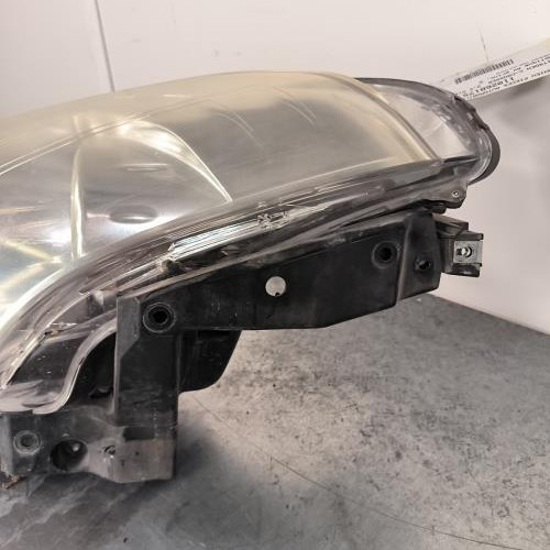 110268179-569e9fa7-3bf8-4ef8-9ae2-db6154945991-Piece-Optique-avant-principal-gauche-feuxphare-00006208N3-CITROEN-C-CROSSER-81a4977367e2001c1b468cb56c13e16ac608345be5f19c607f272a9714203f90_m.jpg