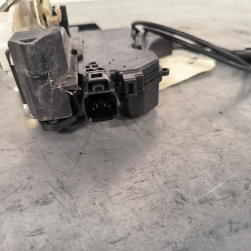 110268782-07d1a026-1e85-4c59-93c4-1583884ded38-Piece-Fermeture-centralisee-avant-droit-00009136CQ-CITROEN-C-CROSSER-604916cfb78c27775a9f99bb65e82aabd4d46b737a998838c810f1341975574f_m.jpg