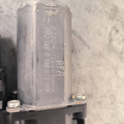 110624718-e2662a39-bcd2-4a40-b8ae-a482aaf72138-Piece-Moteur-leve-vitre-arriere-droit-5K0959794-VOLKSWAGEN-TOURAN-2-3614f1eafdefa34b39b5e6beed11d4c1f18eb32e35689d6c7986e5a9d98ee890_m.jpg