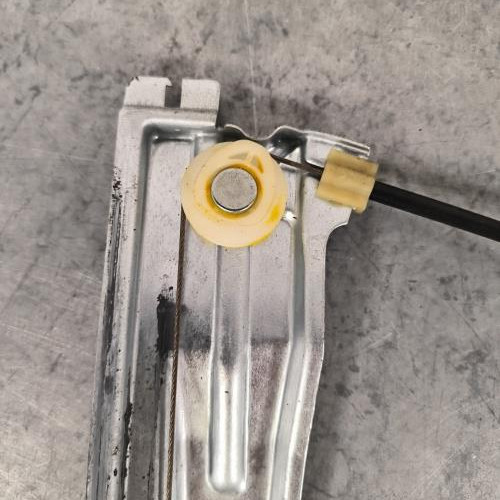 110675644-3b39e8e3-2a1f-41b2-90d6-28505b28ae72-Piece-Leve-vitre-electrique-avant-droit-00009222R1-CITROEN-C4-1-PHASE-1-COUPE-0338b6440a889270a137b159620d307f09f03e99d8a7189e67a9100f94112dd7_m.jpg