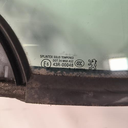 110706221-496bd652-1c7a-46d9-8495-9e80ea5d6163-Piece-Custode-avant-droit-porte-1609772280-PEUGEOT-307-PHASE-2-01ed3f6f3b461b4f55a2c373bf2be5f54f46a662ee1429d33b40986bbb5d4d38_m.jpg