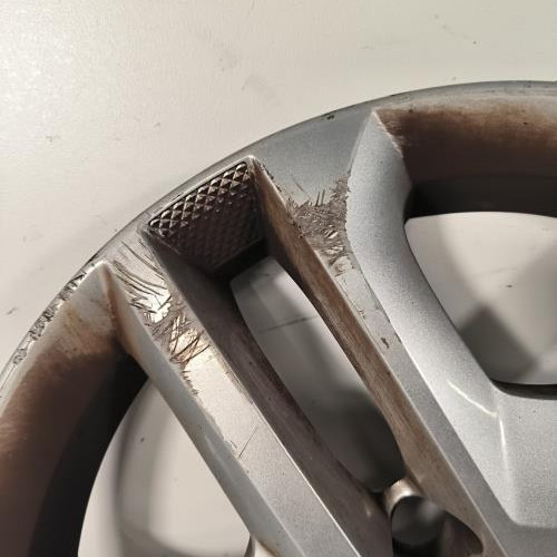 110861050-37d1036d-8910-4dcc-805c-e43f53a429a0-Piece-Enjoliveur-403154960R-RENAULT-MEGANE-4-587dda63033c97b1f4f15f34ba9560ce20649b4e04fad6be150588efcf1b1aa8_m.jpg