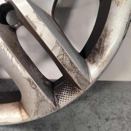 110861051-a857a595-2993-4fb0-b153-244f452875b7-Piece-Enjoliveur-403154960R-RENAULT-MEGANE-4-78577e03f542e5b7d4b292ad533bcd848f2c89f81964ca5ea42c9c7a484228fc_m.jpg