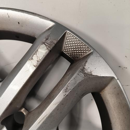 110861052-f14313e0-d647-45e4-b6f0-eb8b761421ff-Piece-Enjoliveur-403154960R-RENAULT-MEGANE-4-1f4bfb80eec26384355a6be30e8f9dcc843e4772a62d6c572a7d701a0e5ced30_m.jpg