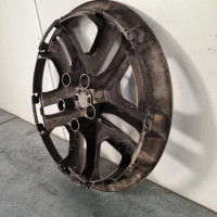 110861052-722ba686-49ea-4957-b7bf-25e6bdd9589b-Piece-Enjoliveur-403154960R-RENAULT-MEGANE-4-5781dd8e6a4b364e872496f68de74e3de1674e6842c976ef3bd97c8b2fd3eb55_m.jpg