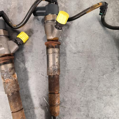 110884993-465f326d-7274-4ffb-9f64-a6fc34b89c90-Piece-Injecteurs-Common-rail-166091245R-RENAULT-TRAFIC-2-PHASE-2-85545bcffde00b0ec6faa40f9507ac00bf3462448d43b55a333d34e2ef27d6de_m.jpg