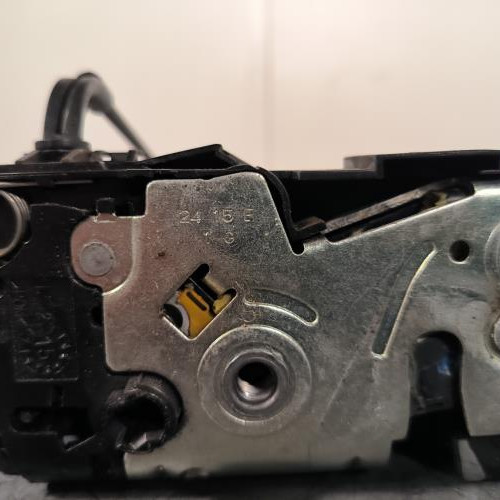 110885025-0d4eb83b-bf5f-4d42-b6ba-fddc30940f63-Piece-Fermeture-centralisee-arriere-gauche-9804271480-DS-DS5-PHASE-2-81d0a9e94c55dd8243cac67c79a2c1535c38efa847c397fc0308211c4215baac_m.jpg