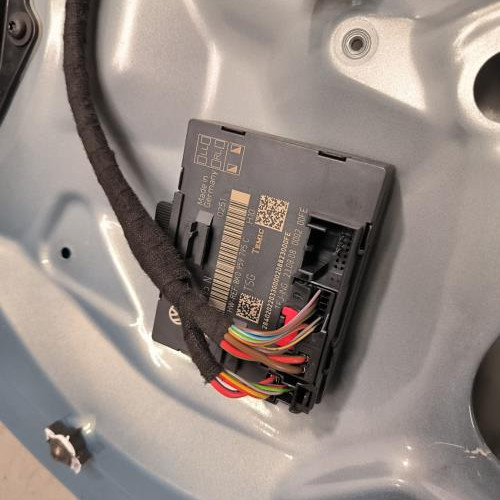 110910571-8dacd3d6-0bb8-4019-9475-7fa1a7e76e40-Piece-Porte-arriere-droit-8K5833052D-AUDI-A4-3-PHASE-1-9c459e71f82ab2427650d09768698b5d117995d4b7b0e0284b4262c087666cf2_m.jpg