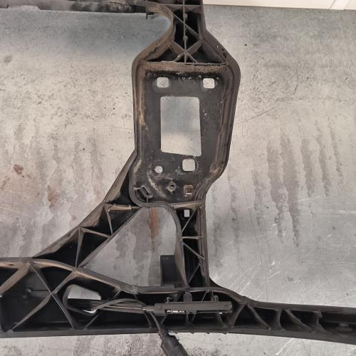 110911768-f8b158ca-e535-4d00-aa00-99ce1a3f78e2-Piece-Armature-avant-Masque-avant-8K0805594L-AUDI-A4-3-PHASE-1-e8aaa7cdd83fc72db4c39b7d1d95f2fb9b6aa2d02bc9044245fddc2e3ed4f849_m.jpg