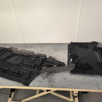 110911775-aa08c8cf-eefc-4660-b3d0-2e38be2fc39b-Piece-Cache-sous-moteur-AUDI-A4-3-PHASE-1-6a56969b566a6cb05363f8fedf9acfd9db968b5f031e4337be80061abb345a8f_m.jpg