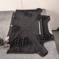 110911775-7aae71d8-52e8-423d-ab00-e68bbbe65750-Piece-Cache-sous-moteur-AUDI-A4-3-PHASE-1-c7fed33777c953ead7c3a6c7b8cf6172a0854d983046af48b233e4feee116c1a_m.jpg