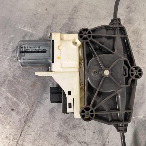 110911792-6684de6d-d9c2-46d7-b53a-c08d115e57e5-Piece-Leve-vitre-electrique-arriere-droit-8K0839462-AUDI-A4-3-PHASE-1-e030aa4483b2ad7738caf9c53143c80548dc4270ffb78852b893d784c0cf0faa_m.jpg