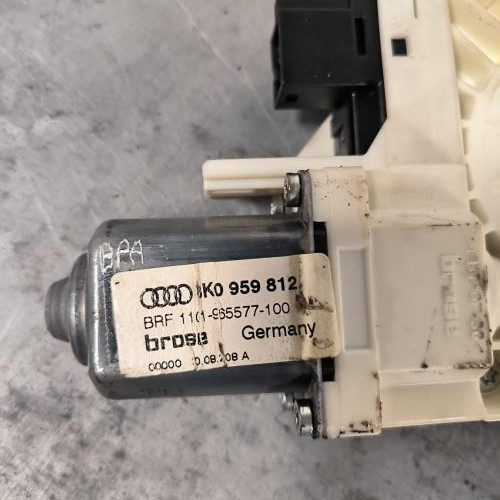 Vehicule-AUDI-A4%25203%2520PHASE%25201-2008-36561f0d3e1483678e5bdd74fde8e5483e6b711d8885638dbb86e7ecd75fa23c_m.jpg