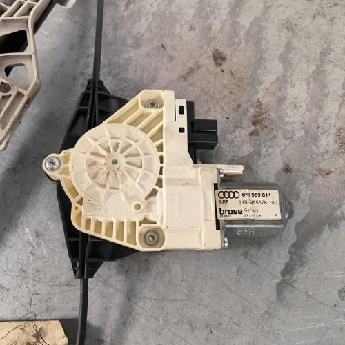 110911794-7e216aca-6ad8-4817-a06e-16839d9fcdff-Piece-Leve-vitre-electrique-arriere-gauche-8K0839461-AUDI-A4-3-PHASE-1-2f8c252e610564608251c0f0ef65835a256331c29487bb8c0f815c025884e1e5_m.jpg