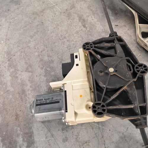 110911794-505afe78-b7d3-4fcb-a255-b7201a8070f3-Piece-Leve-vitre-electrique-arriere-gauche-8K0839461-AUDI-A4-3-PHASE-1-3fe4a704d5745527042a6d8e582bf9c401cc6c48e08eb1c7885a1bdf3196c5e1_m.jpg