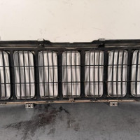 110969436-14ba79c7-6174-4d43-8925-d8ecfdda5e8e-Piece-Calandre-5JR27ZZZAE-JEEP-CHEROKEE-2-PHASE-2-216b3cf3ab46f8cbe4873071e0288e36d3831471837500cf457d2eeb5da7e8d2_m.jpg