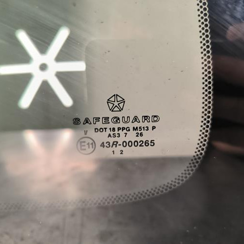 110969442-9d6e6db5-a18e-486e-a087-e96c60d9e372-Piece-Custode-arriere-gauche-55235923AE-JEEP-CHEROKEE-2-PHASE-2-afd40c88a6dfc5ee5e5023ff2762f162f1e496ef874ac84ebb80bc7100c8fbd8_m.jpg