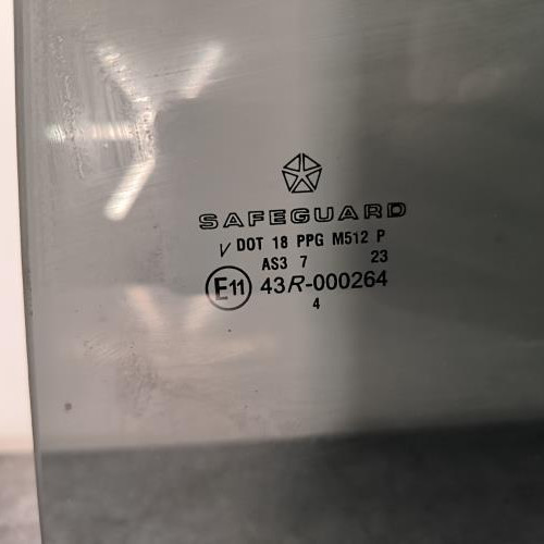 110969482-8bca9769-a8c0-481d-a31a-fadbe3511b52-Piece-Vitre-arriere-gauche-55360997AA-JEEP-CHEROKEE-2-PHASE-2-685fd88b3b63fbefb7f131da9e93bcdb07be374d45456d68ec9793f12e63742a_m.jpg