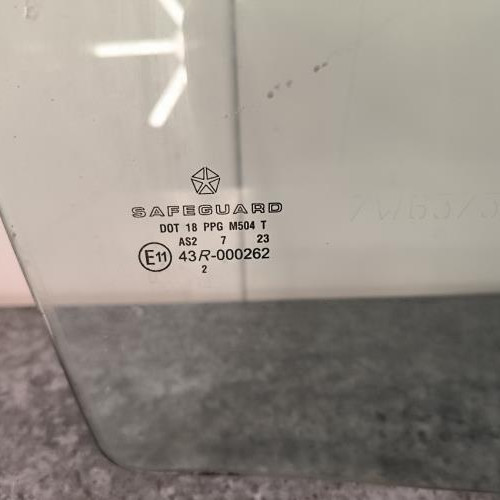 110969483-f41c9e21-9681-4ec7-8dac-61f00ca33820-Piece-Vitre-avant-droit-55360998AA-JEEP-CHEROKEE-2-PHASE-2-dd457e89d9b54e67f46eefb1091a0807ee787c756a44fc62d3921a1ebdac5614_m.jpg