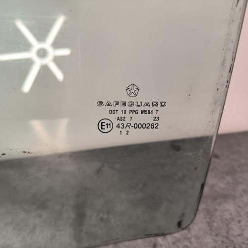 110969484-2c0135b3-5607-4da6-917f-045c7160c320-Piece-Vitre-avant-gauche-55360999AA-JEEP-CHEROKEE-2-PHASE-2-bfbebba31fde0073ad7dab8764d517cd87383e71b44d113df62f9b27b63cf3f2_m.jpg