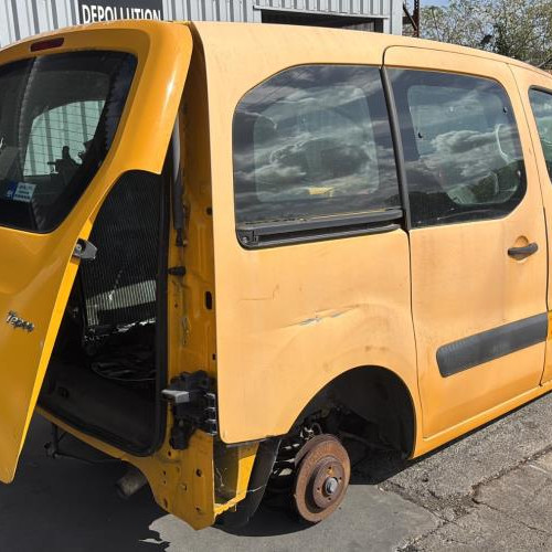 Vehicule-PEUGEOT-PARTNER%25202%2520PHASE%25201-2011-d6c928bd57c28edcc9fc3850032c680066cd337195461f17a43dfd34479c619d_m.jpg