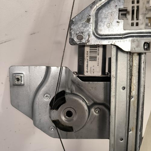110997468-f6c06f30-e4e0-4b80-a885-26967c6db05b-Piece-Leve-vitre-electrique-avant-droit-9222EQ-PEUGEOT-PARTNER-2-PHASE-1-363a290c1c89016319c89b550d7208fabfb3ce453b73b8d1a7fec57a9ed216f7_m.jpg