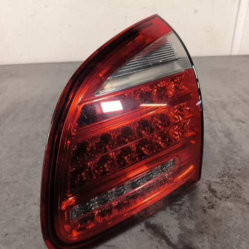 111043773-b12074fd-eb4f-4138-ad8d-5e2394ea5136-Piece-Feu-arriere-secondaire-droit-feux-958945094-PORSCHE-CAYENNE-2-PHASE-1-3c1d25a9c0c74e34ee30f1c6fdc2bdc88a0fb16c7f3405bbd6723f749c55b169_m.jpg