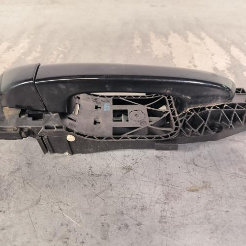 111043801-0f01bd0c-844a-49bf-bc55-70daefb5ab9c-Piece-Poignee-porte-avant-droit-95853120601G2X-PORSCHE-CAYENNE-2-PHASE-1-7e4da175758fa153e7e0da72e3c0b6ca89059ecb1bbbc280a9fc4653f0950603_m.jpg