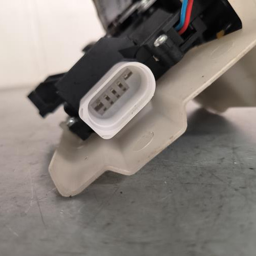 111046976-268a37af-503c-4cf4-975a-f30ccb2c9fef-Piece-Fermeture-centralisee-avant-droit-3D1837016AE-VOLKSWAGEN-TOURAN-2-4cf246afb6f1d9c60f7a91fef9220e7cd3eccb411ae0c7682e81b63db9e75627_m.jpg