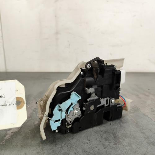 111046977-0c48e913-14ad-44e6-8942-e59bbbe9b41a-Piece-Fermeture-centralisee-avant-gauche-3D1837015AD-VOLKSWAGEN-TOURAN-2-224569450ad8f2db2f0f0e813a499e8fe863a0470f602e678e8c2798ce584a72_m.jpg
