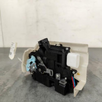 111046977-73376a91-5488-4275-9718-d6321ab18d79-Piece-Fermeture-centralisee-avant-gauche-3D1837015AD-VOLKSWAGEN-TOURAN-2-f5c63e1c398e876b8a63ed7b7359117142bf4b7cb2402cba9607918be5a975e2_m.jpg