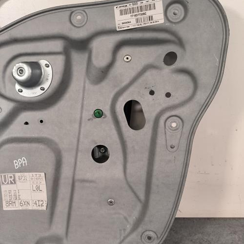 111046982-5431db2b-6a6d-479b-9a9c-a3a98bccbf26-Piece-Leve-vitre-electrique-avant-droit-1T1837462B-VOLKSWAGEN-TOURAN-2-b68de16804d6af171de97e96c9a46bf695a1ae3ff00384bbc249552d9bb8d25f_m.jpg